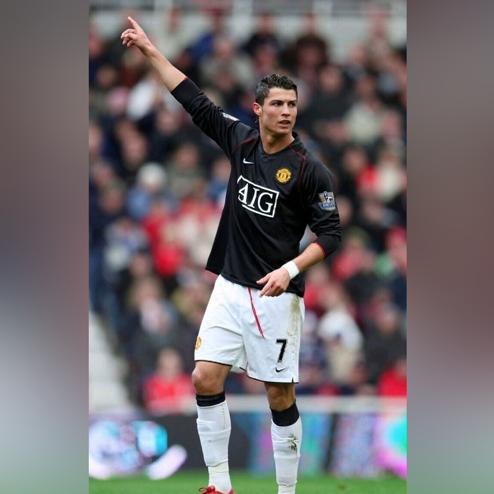Kids Ronaldo Youth Retro Black Jersey Soccer Kits (Jersey + Shorts) LARGE (28) - Picture 7 of 7